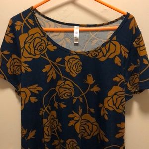 Lularoe Roses Classic T